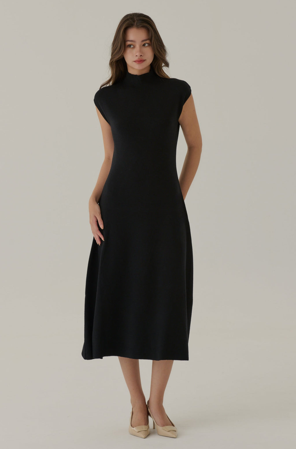 Edgy knit dress in black